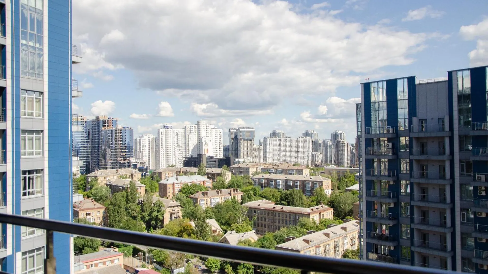 Petrovdom Apartments 20-277 In Rc Central Park ,7 John Mccain Street Kiev 0*,  Ucraina