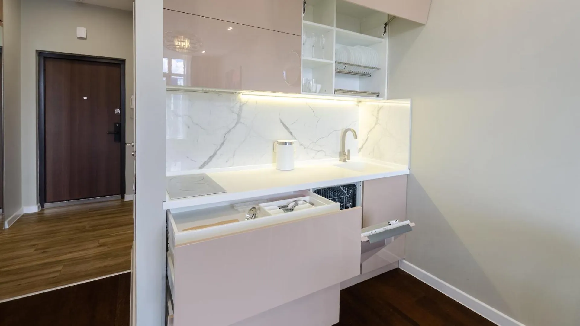 Petrovdom Apartments 20-277 In Rc Central Park ,7 John Mccain Street Kiev