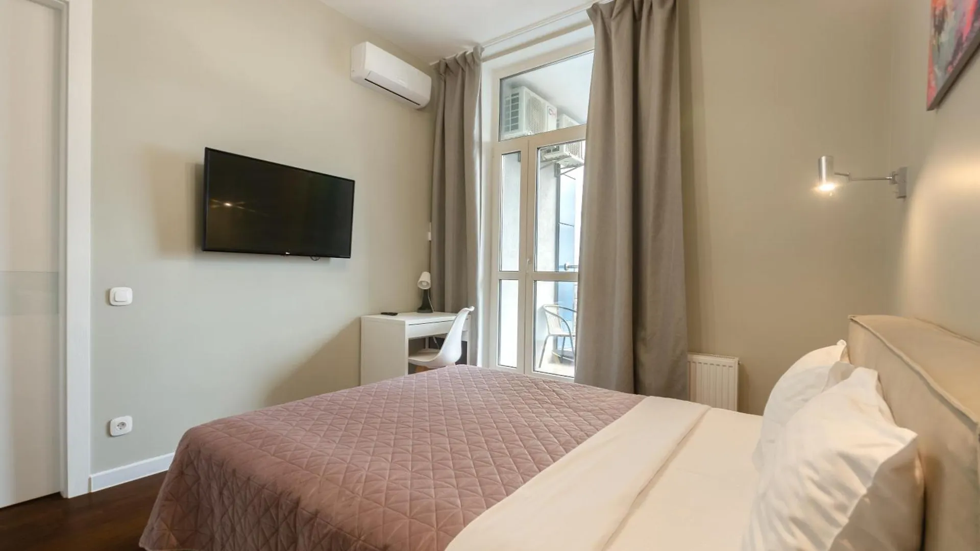 Petrovdom Apartments 20-277 In Rc Central Park ,7 John Mccain Street Kiev