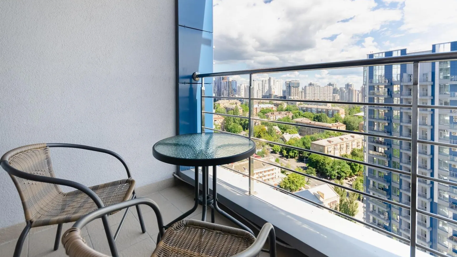 Petrovdom Apartments 20-277 In Rc Central Park ,7 John Mccain Street Kiev