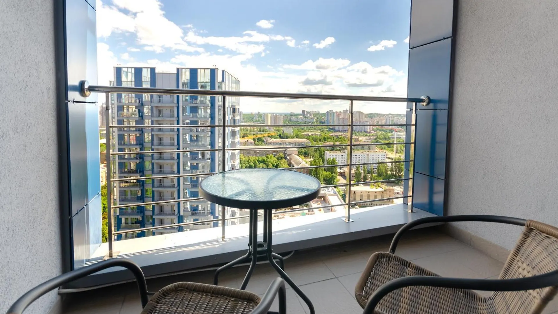 Petrovdom Apartments 20-277 In Rc Central Park ,7 John Mccain Street Kiev Ucraina