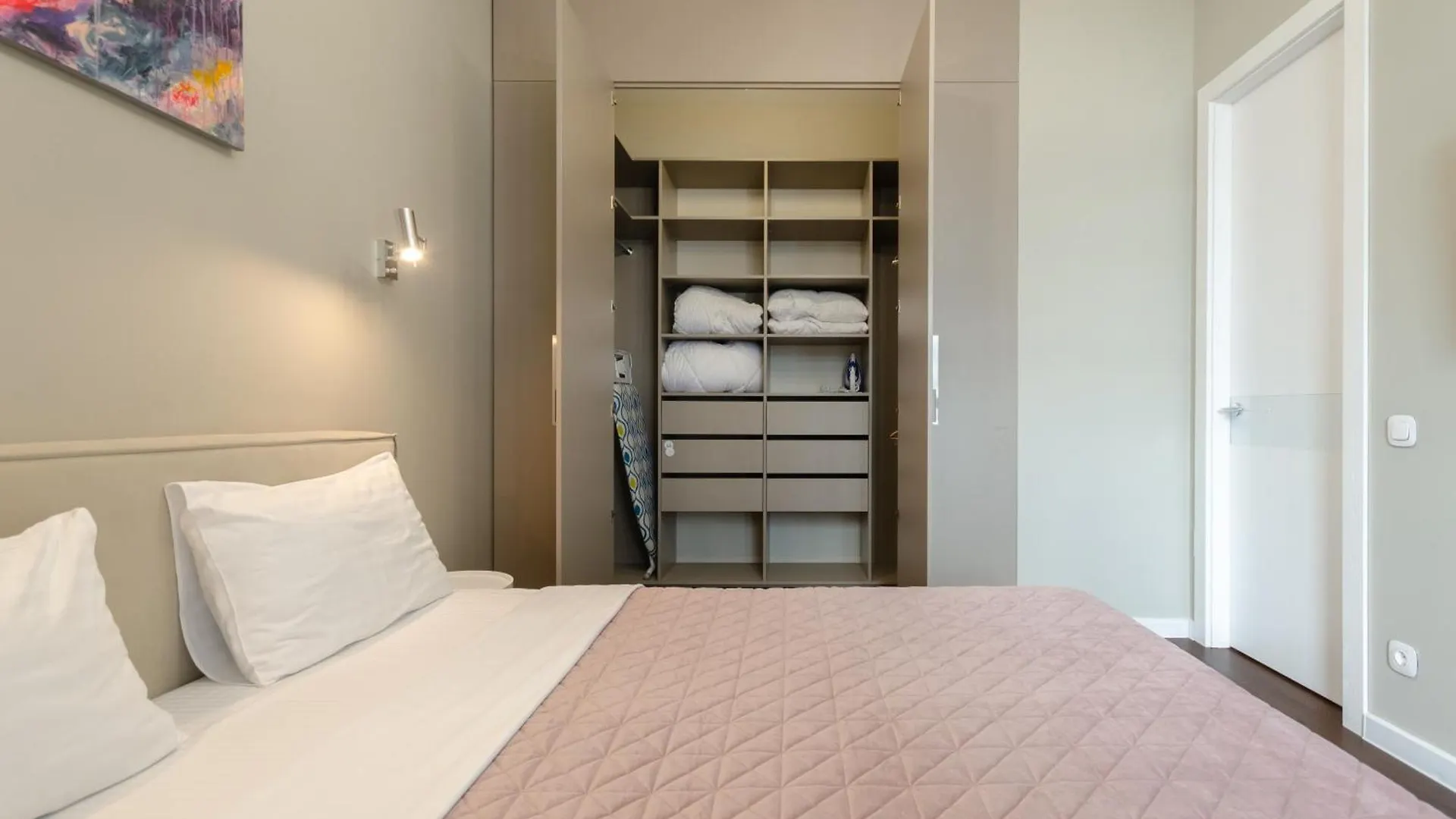 Petrovdom Apartments 20-277 In Rc Central Park ,7 John Mccain Street Kiev Ucraina