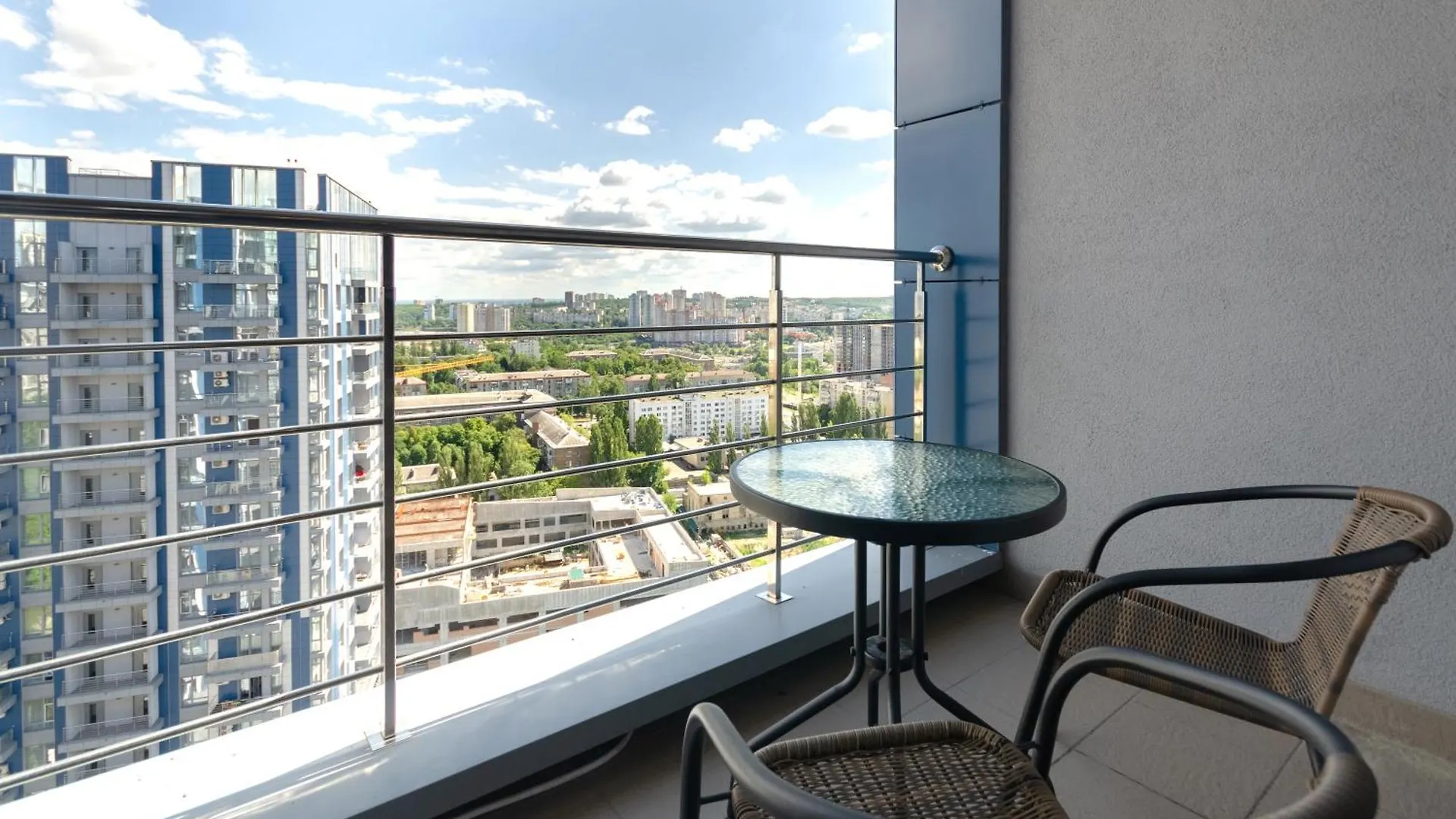 Petrovdom Apartments 20-277 In Rc Central Park ,7 John Mccain Street Kiev