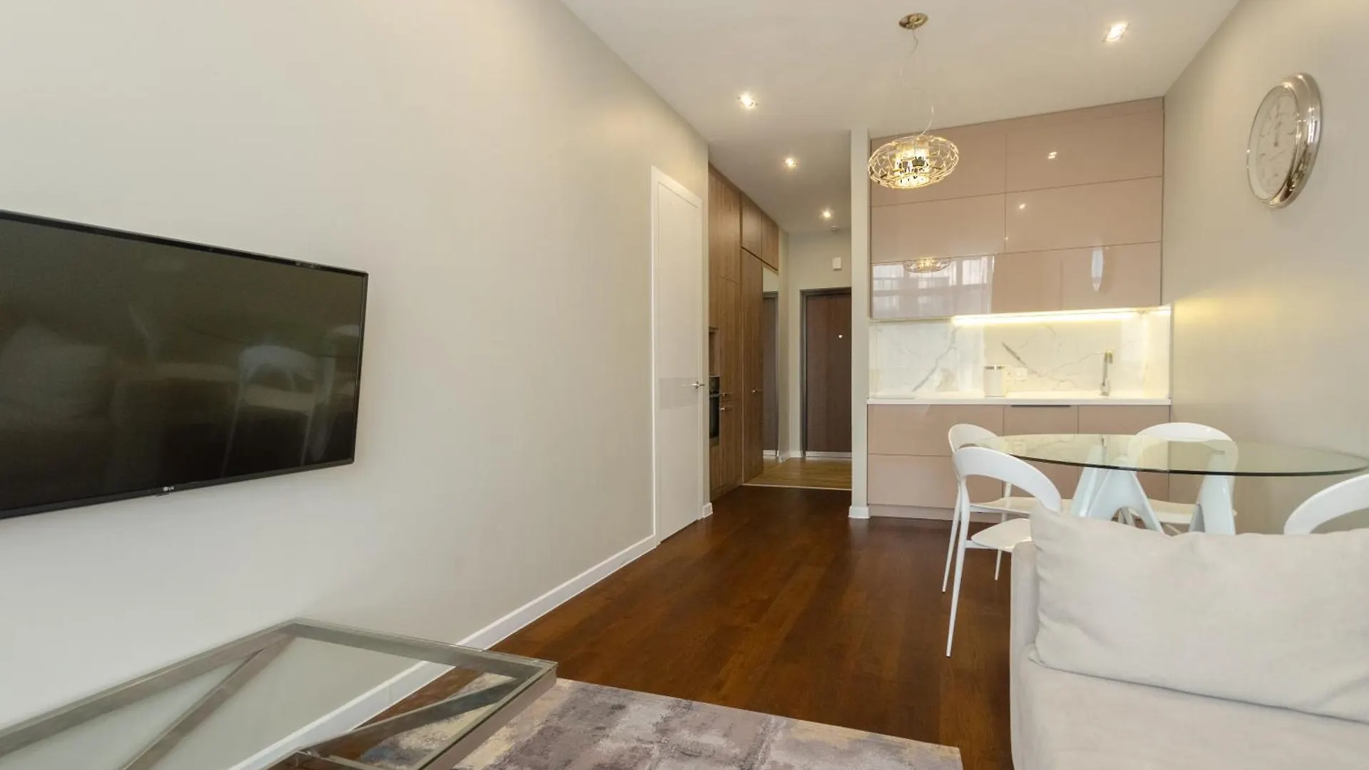 Petrovdom Apartments 20-277 In Rc Central Park ,7 John Mccain Street Kyjev